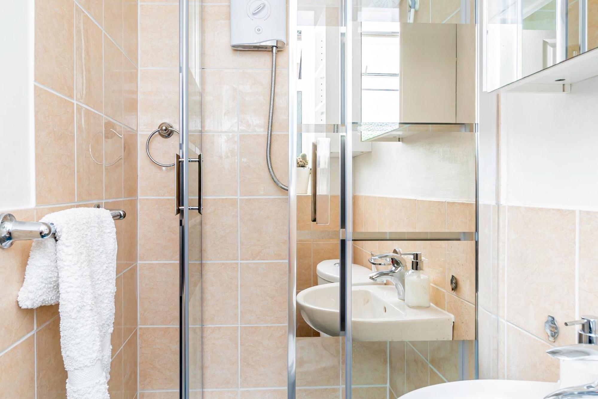 Earley Luxury Ensuite Room With Private Entrance Reading Extérieur photo