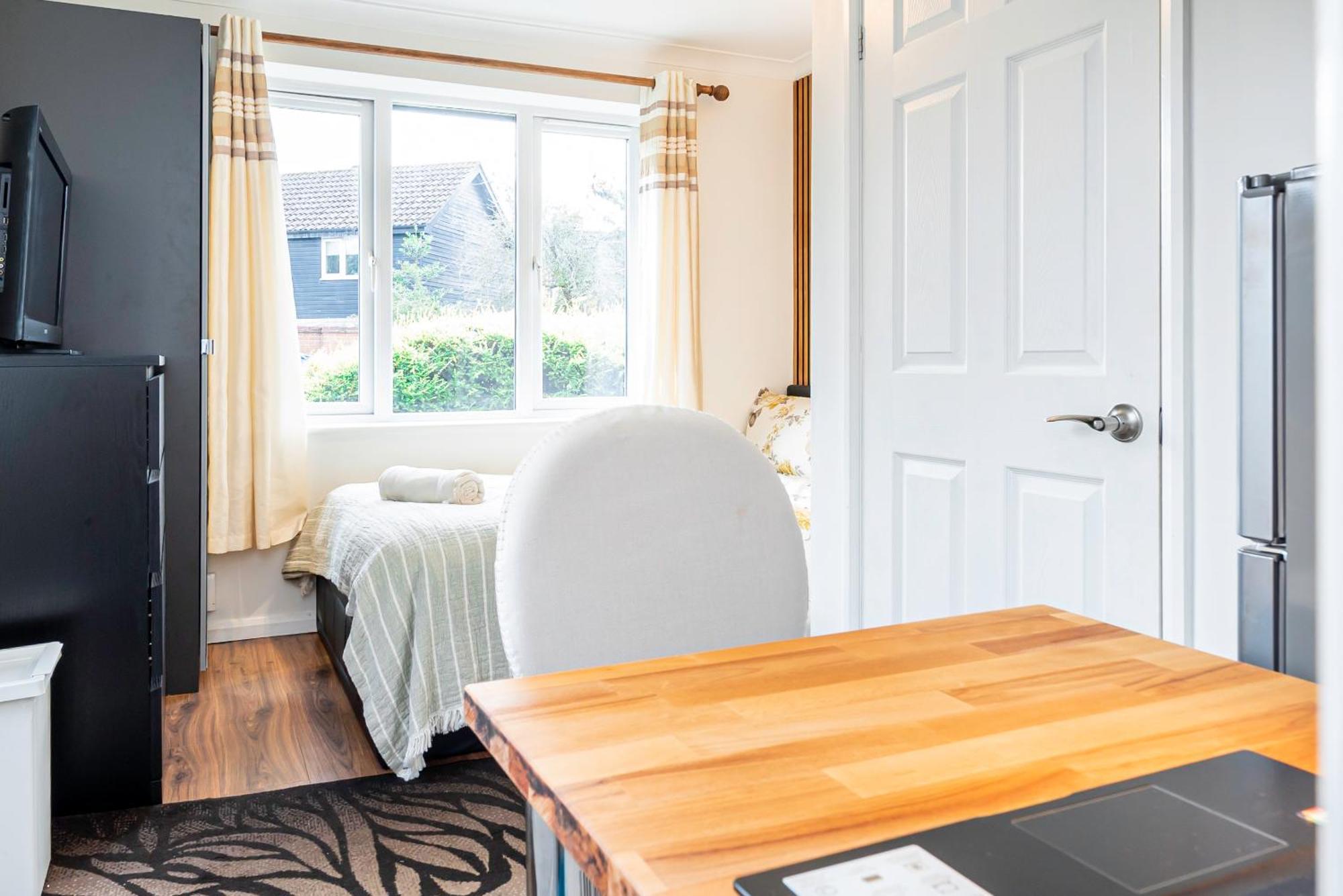 Earley Luxury Ensuite Room With Private Entrance Reading Extérieur photo