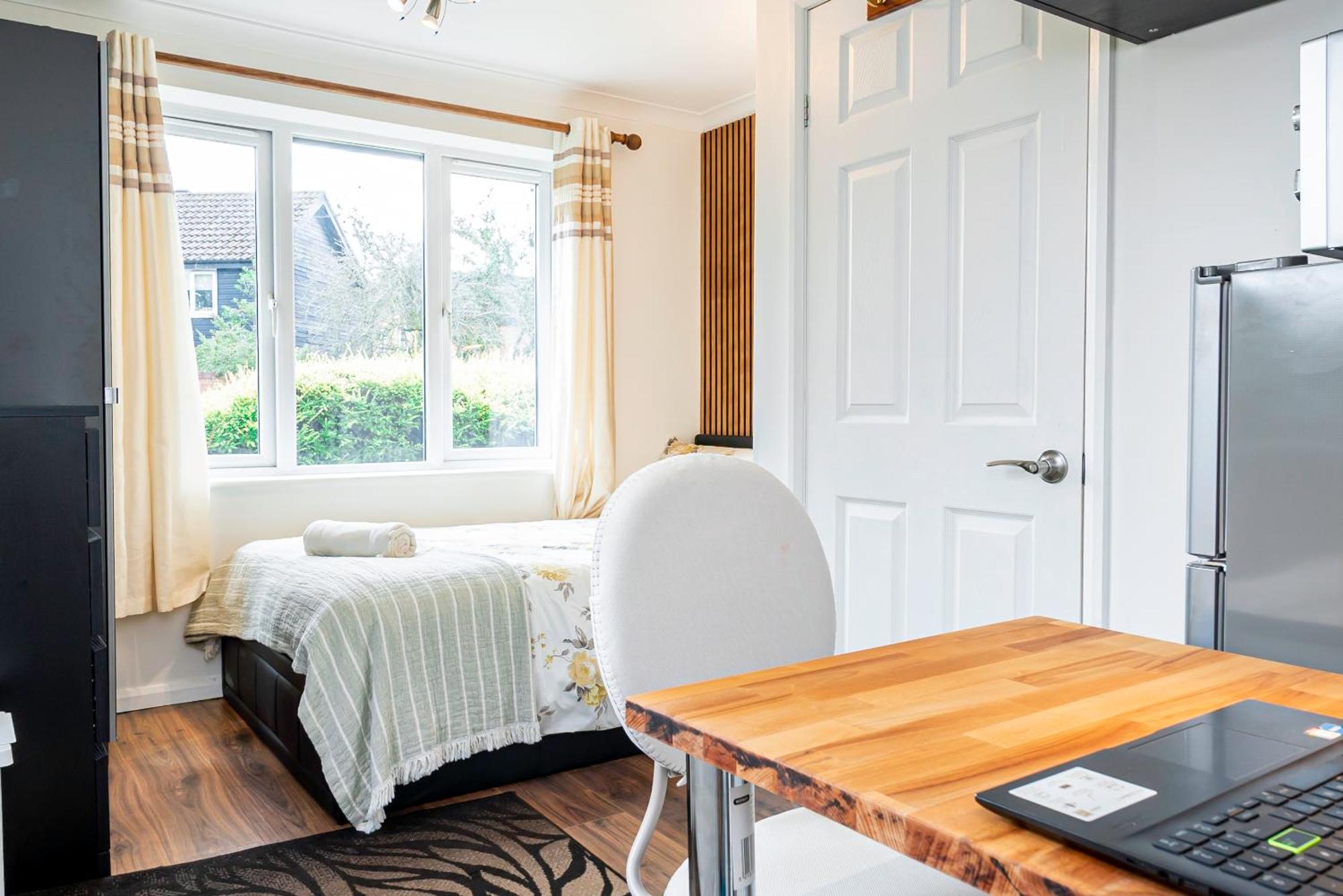 Earley Luxury Ensuite Room With Private Entrance Reading Extérieur photo